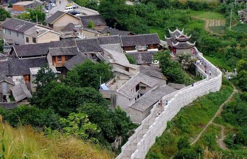 美丽的蓝色岩石