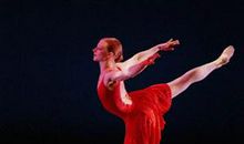 踮起脚尖，用舞蹈圆场梦