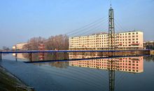 家乡的小河哭了