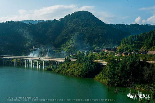 门前的美丽景色令人陶醉