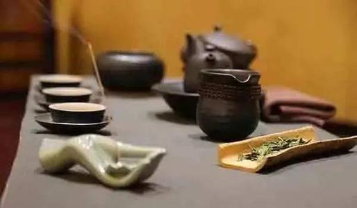 不容易判断别人