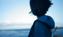 背影进入了我的视线