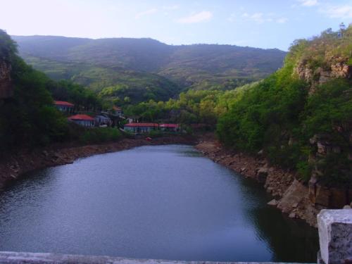 绿山绿水，不毒山污水