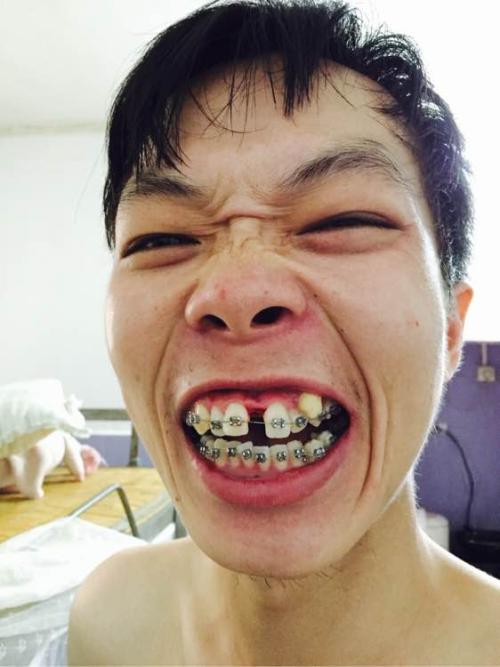他们笑了