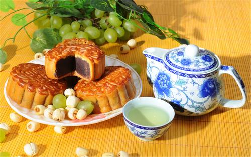中秋节吃月饼