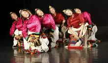 参加歌舞剧训练