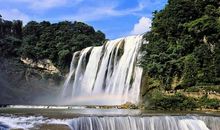 雄伟壮观的黄果树瀑布