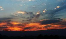 又到晚霞满天时