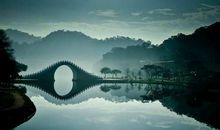 一座通往另一个世界的桥