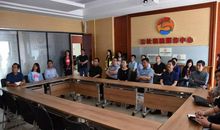 去融媒体中心参观