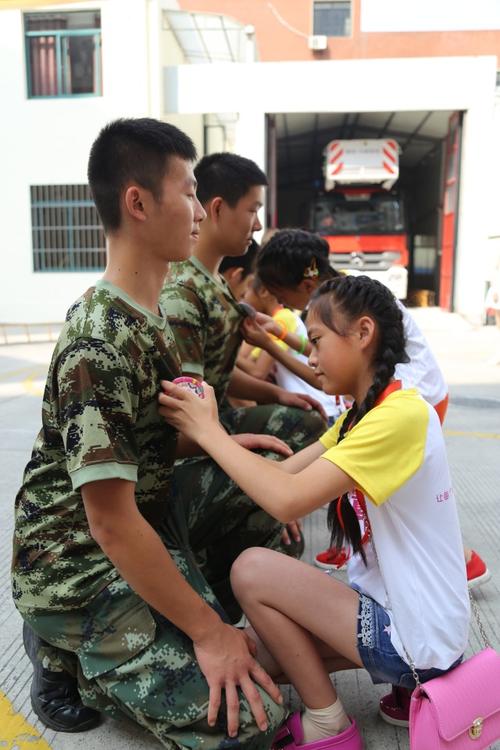 消防员叔叔好辛苦