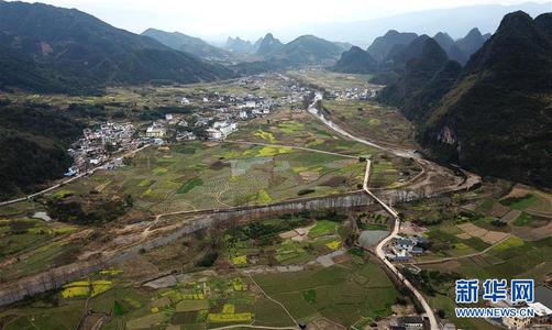 春天的乡村风景如画