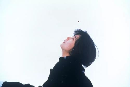 窗外的运动场景