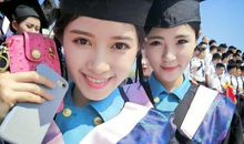 爱国是一道靓丽的风景线