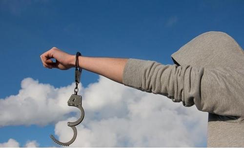 她握住我的手的那一刻