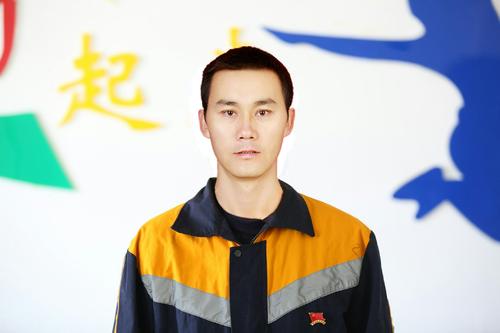 我的青春充满苦涩
