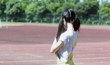 校园里的那个背影