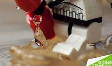 橡皮、手机和机器人