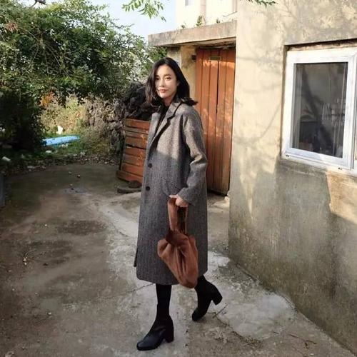小狗和靴子