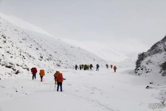 雪，静静地唱歌