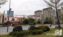 卖自信的专卖店