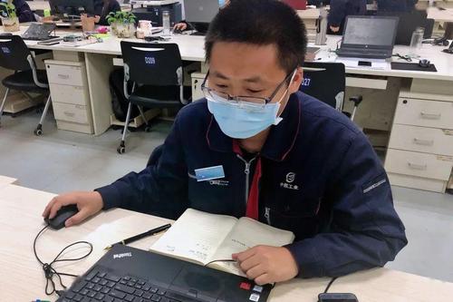 一个默默奉献的人