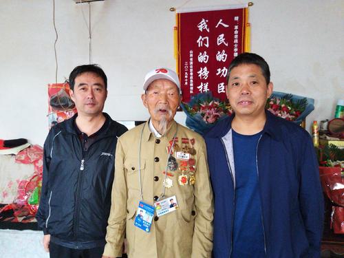 参观老爷爷的作品