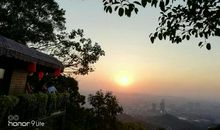 我成功地登上了白云山