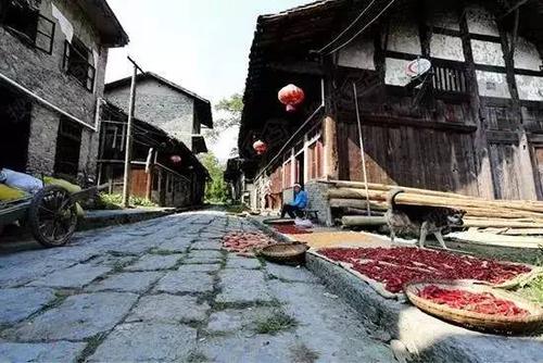 我穿过那条旧街