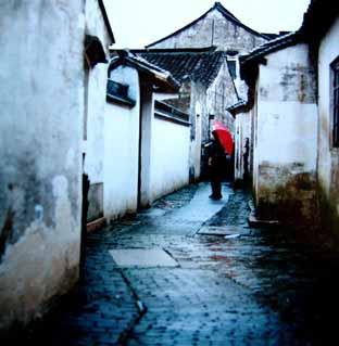 雨中的记忆叙事
