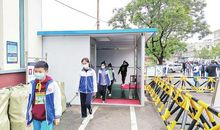 少年朗朗读书声