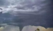 龙卷风是怎样把一座电视塔连根拔起的