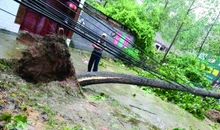 龙卷风，是怎么把一座电视塔连根拔起