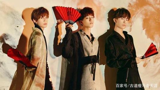 胜利者背后