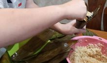 初次尝试包粽子