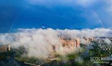 映在地上的彩虹