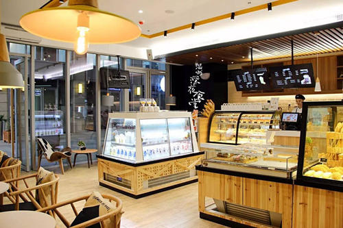 早餐店发生了什么