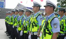 向交警叔叔致敬