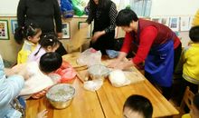 奶奶教我包饺子