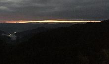 赛场上的一道红光