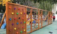 成长中的攀爬架