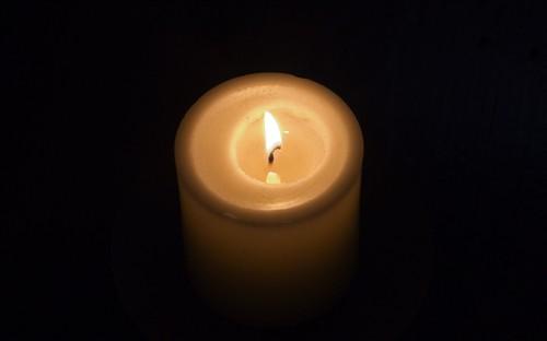 希望，黑暗中的烛光