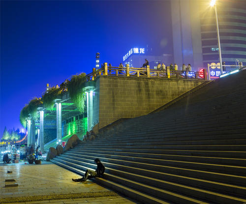 沿江美景