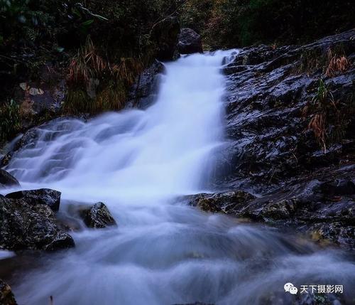 游览黄岩瀑布