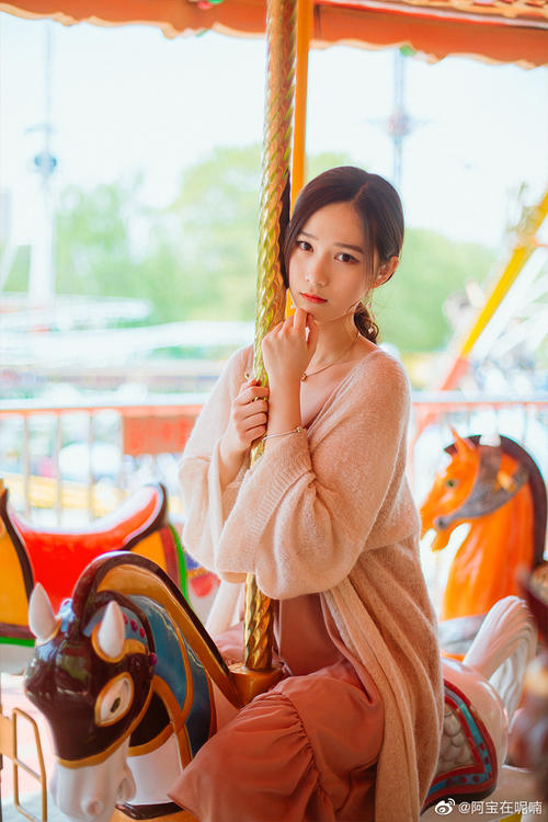 浅笑，深情