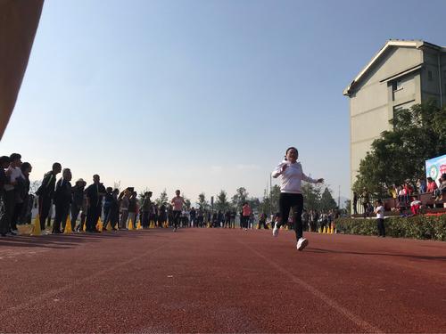 幸福的背后是汗水