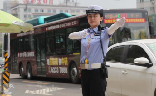 成为“交通警察”