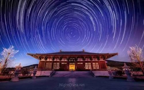 共和国，我会为你拍照