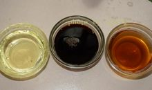 餐桌上的一杯水