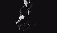 和萨克斯做伴的我